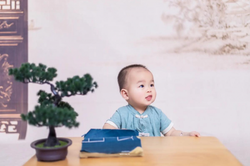 广州代怀试管生子宝宝半夜吐了怎么回事